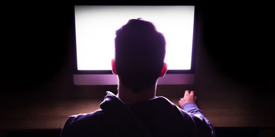 Bizar-bijna-een-kwart-van-de-mannen-klikt-op-deze-porno_img900.jpg