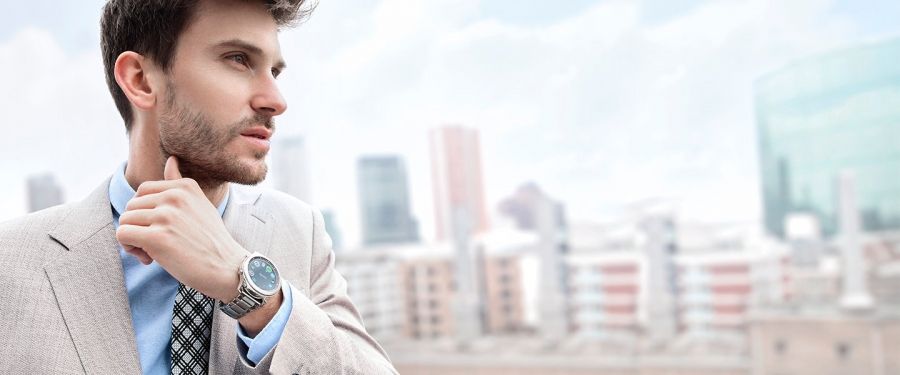 Eindelijk-is-er-een-smartwatch-voor-de-kantoorman-avonturier-en-de-sporter_img900.jpg