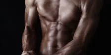 Thumbnail for article: De last-minute training met drie oefeningen voor een zomerlichaam