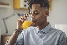 Thumbnail for article: Werkt Vitamine C nou echt bij verkoudheid of griep?