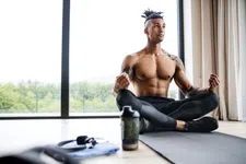 Thumbnail for article: Leidt meditatie tot meer spiergroei?