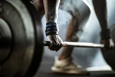 Thumbnail for article: Waarom snuiven powerlifters aan een potje voor hun lifts?