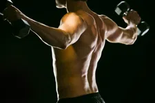 Thumbnail for article: Wetenschappers bestempelen dit als dé meest effectieve uitvoering van de lateral raise