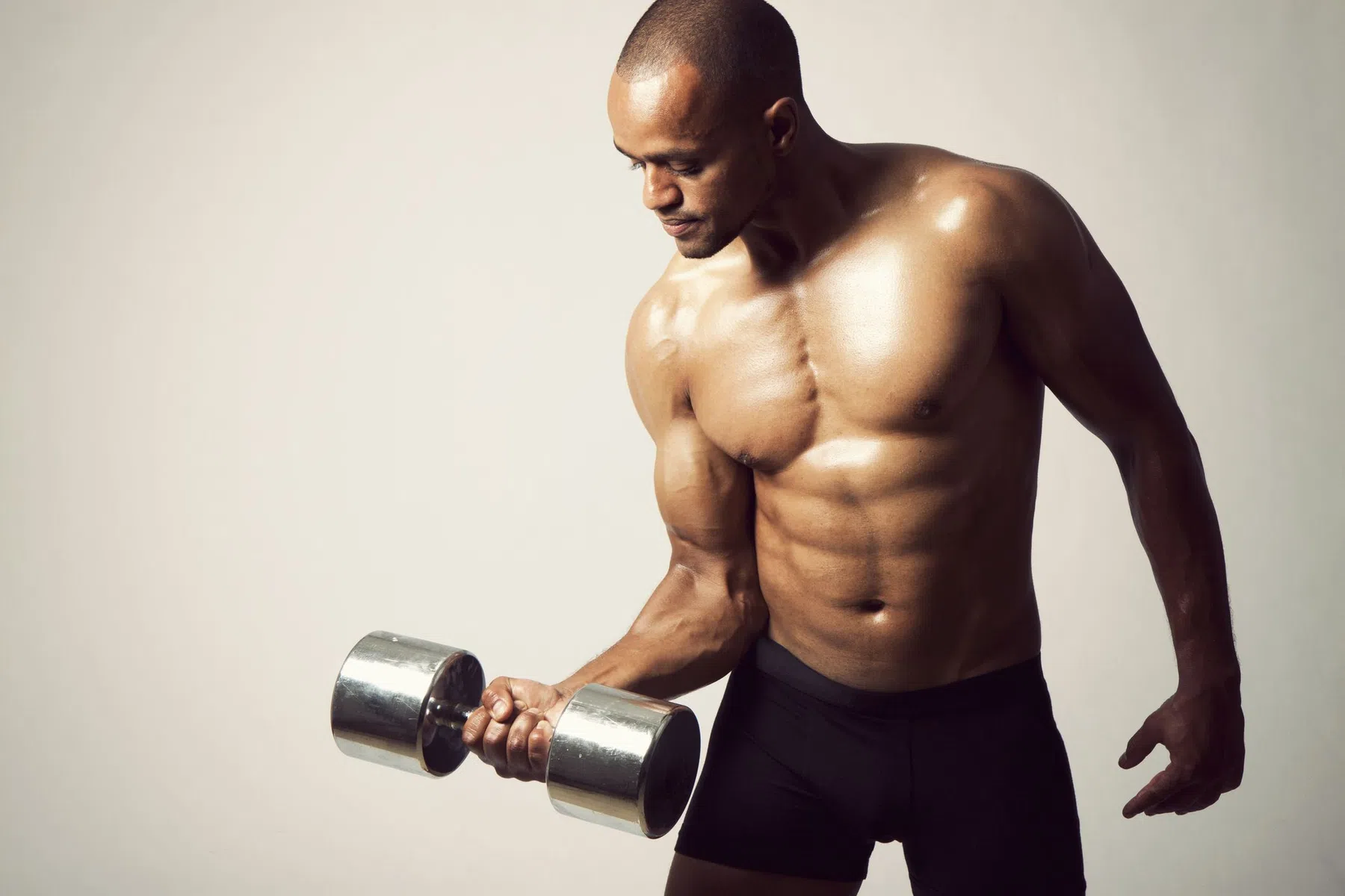 bicep curl oefeningen-165822736.jpeg