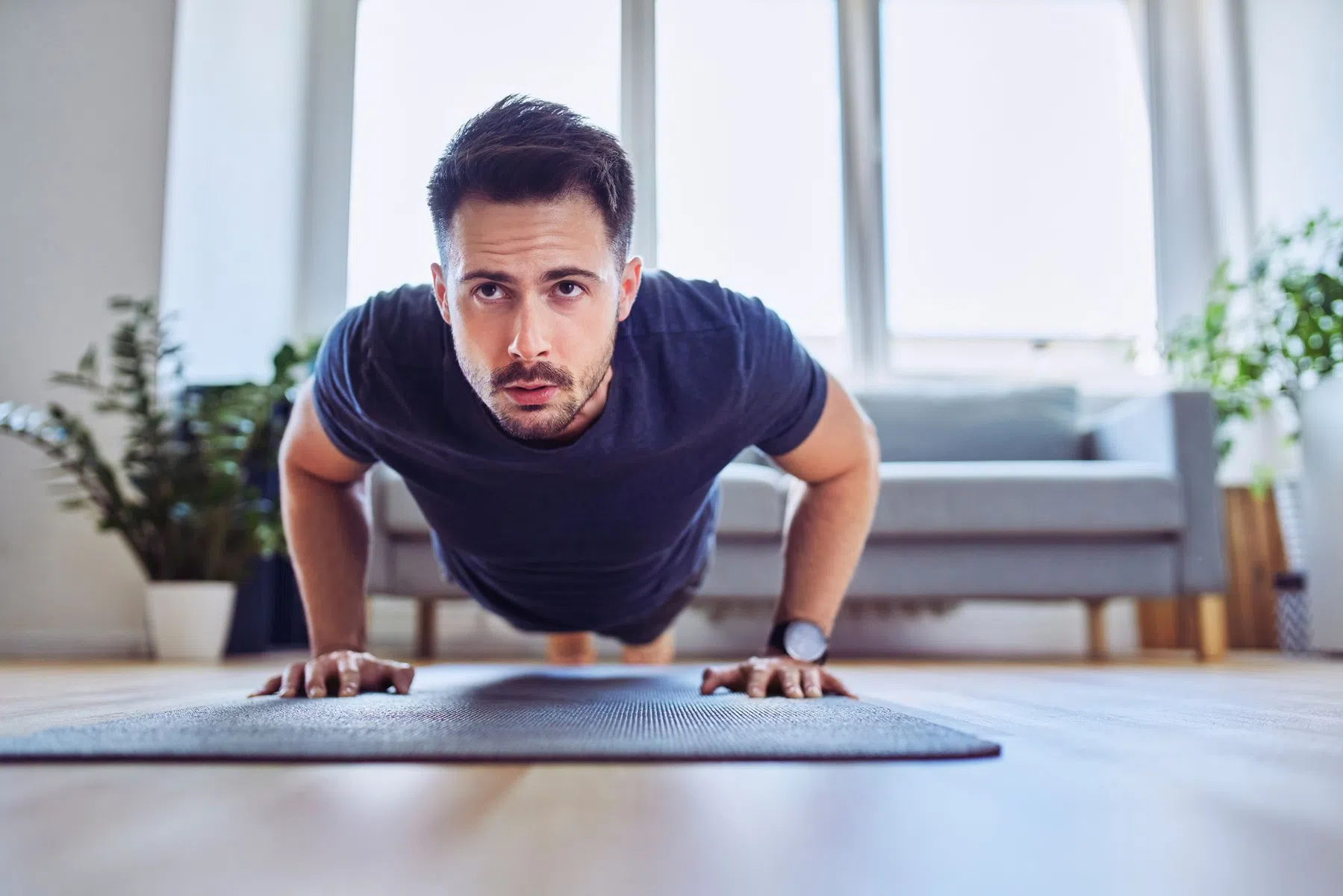 borstspieren-trainen-thuis-1269882600.jpeg