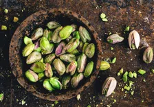 Thumbnail for article: Meer noten voor minder calorieën: dit maakt pistachenoten gezond