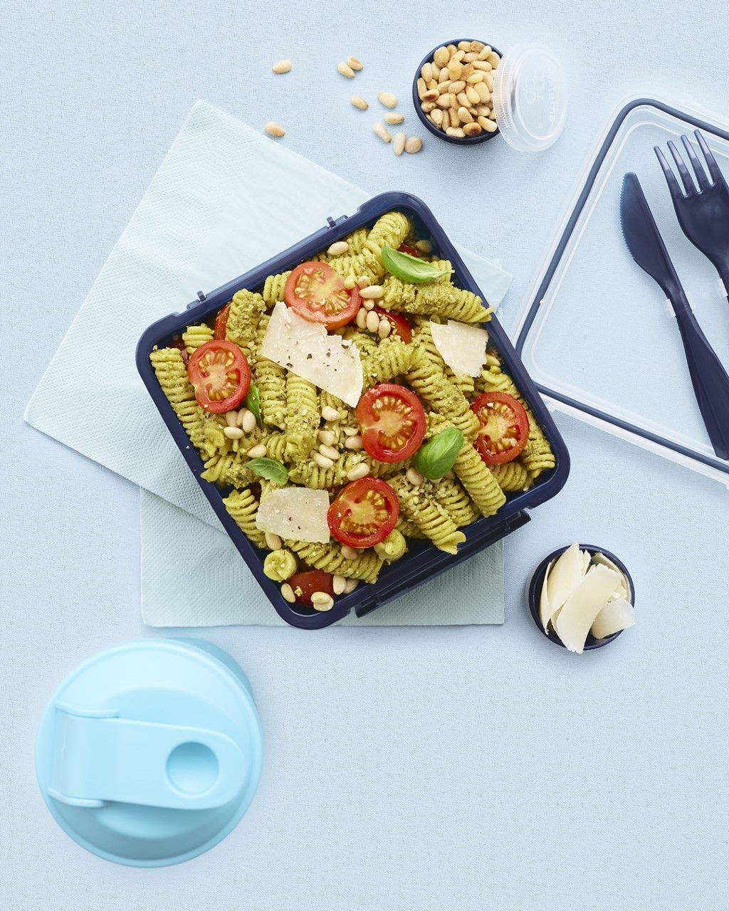 thumbnail_Klassieke pasta pesto salade verticaal.jpg