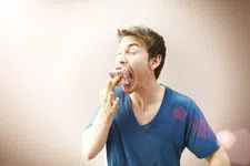 Thumbnail for article: Déze verrassende methode werkt volgens onderzoekers het beste tegen eetbuien