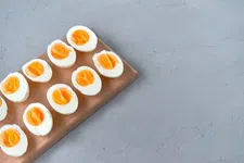 Thumbnail for article: Lifehack: zo kook je een ei in de airfryer