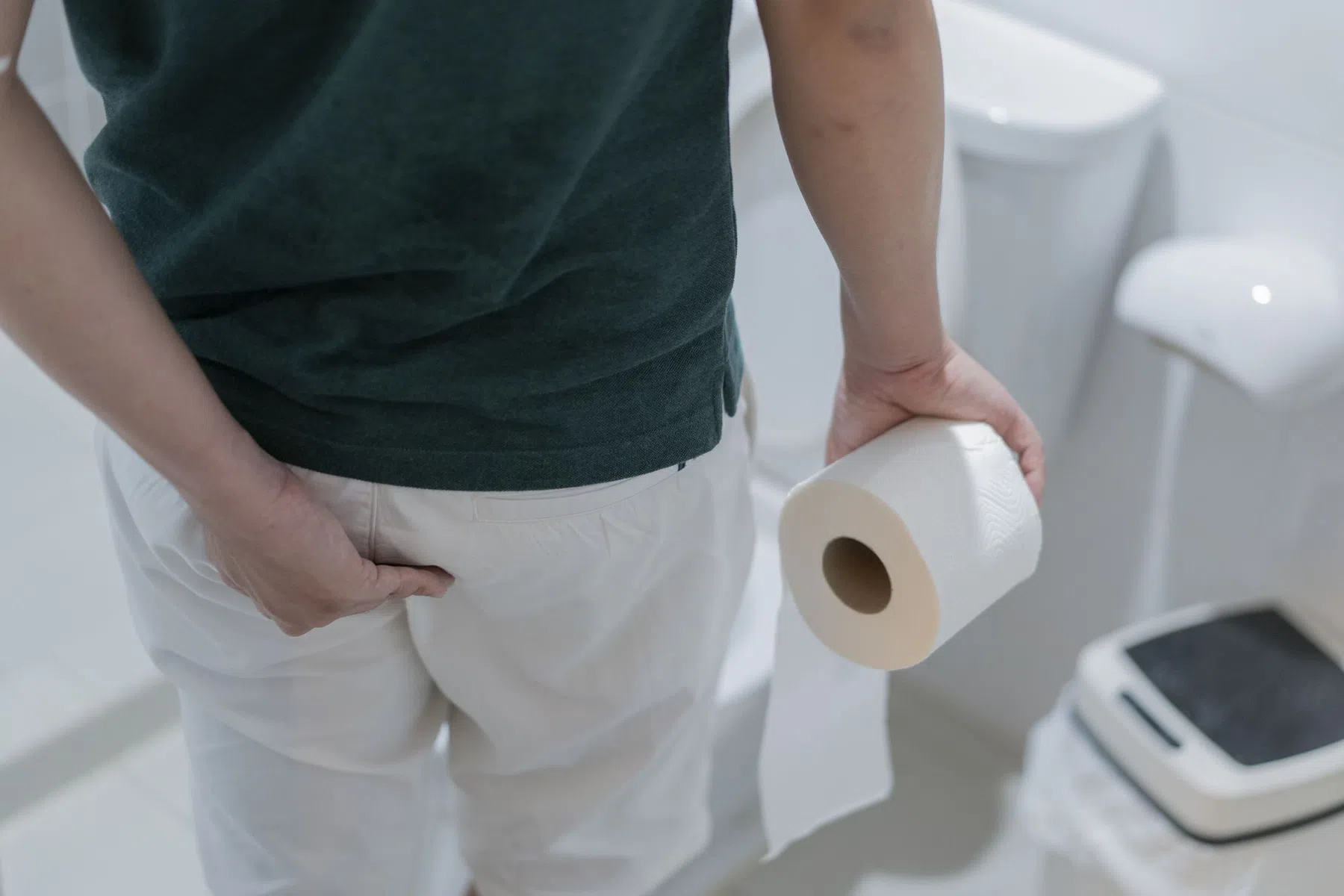hoe gevaarlijk is het om je poep in te houden?