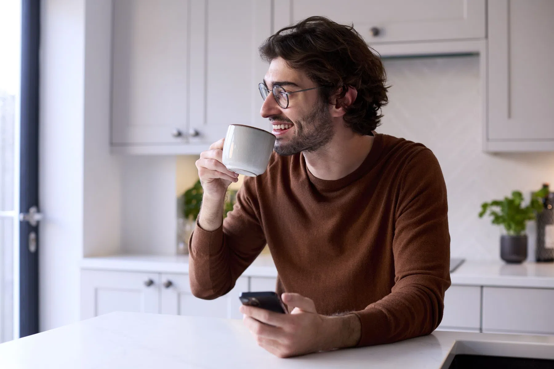 hoeveel cafeïne in koffie, hoeveel mg cafeïne in koffie, hoeveel cafeïne zit er in koffie