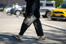 Thumbnail for article: Heren opgelet: Dit zijn de mooiste en fijnste slippers van deze zomer