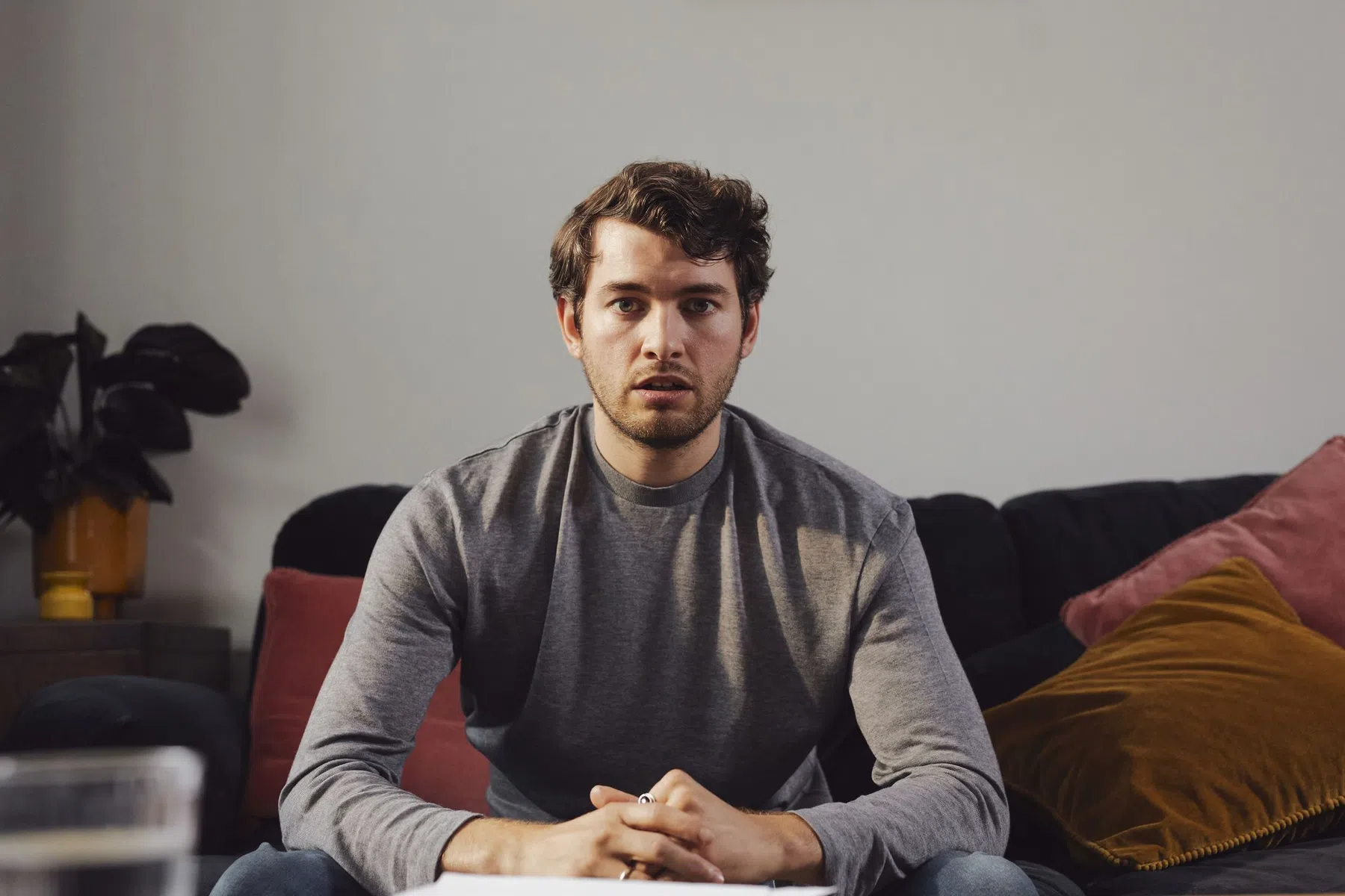 Mannen praten over emoties