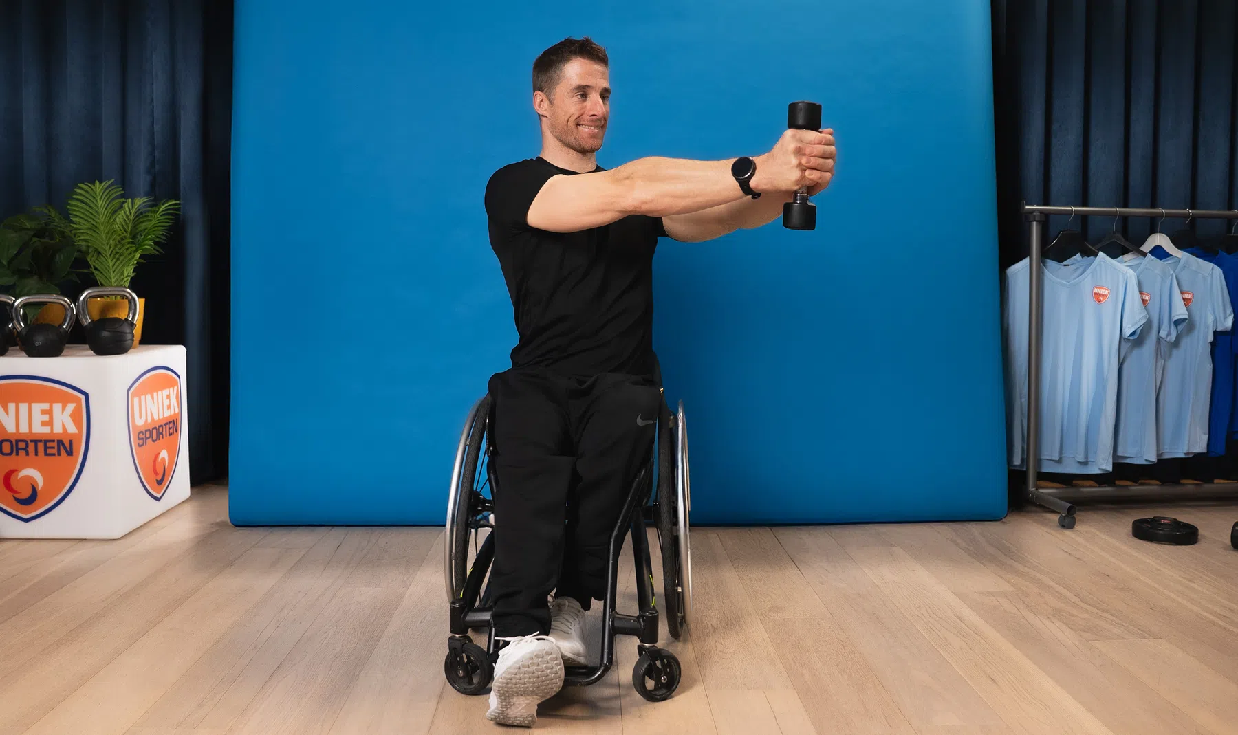 Paralympisch kampioen en MH-covermodel Jetze Plat is één van de coaches bij Uniek Sporten Thuis