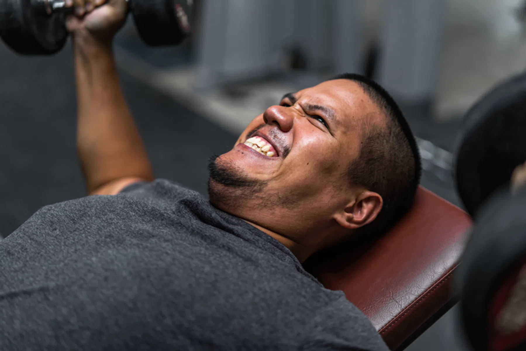 Bizar: deze (bewezen) truc met je tanden geeft je meer spierkracht