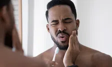 Thumbnail for article: Factcheck: is koolzuur in bruiswater slecht voor je tanden?