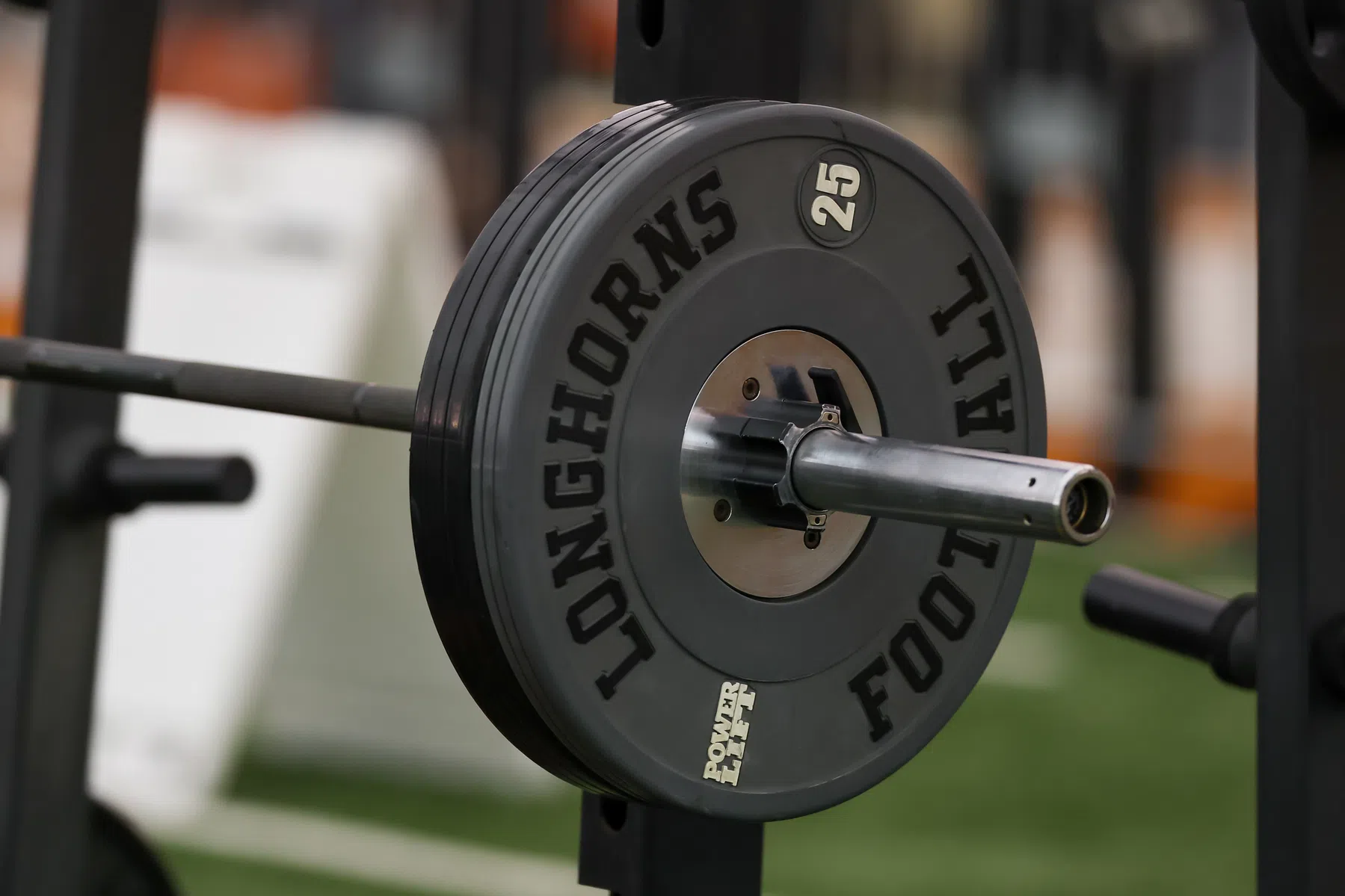 De barbell burpee: Een mix van explosiviteit en brute kracht