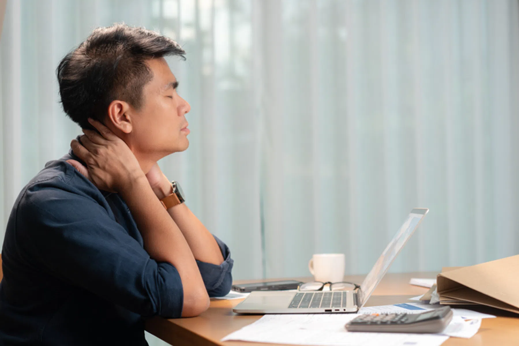 Slecht postuur? Dit moet je doen om pijn te voorkomen