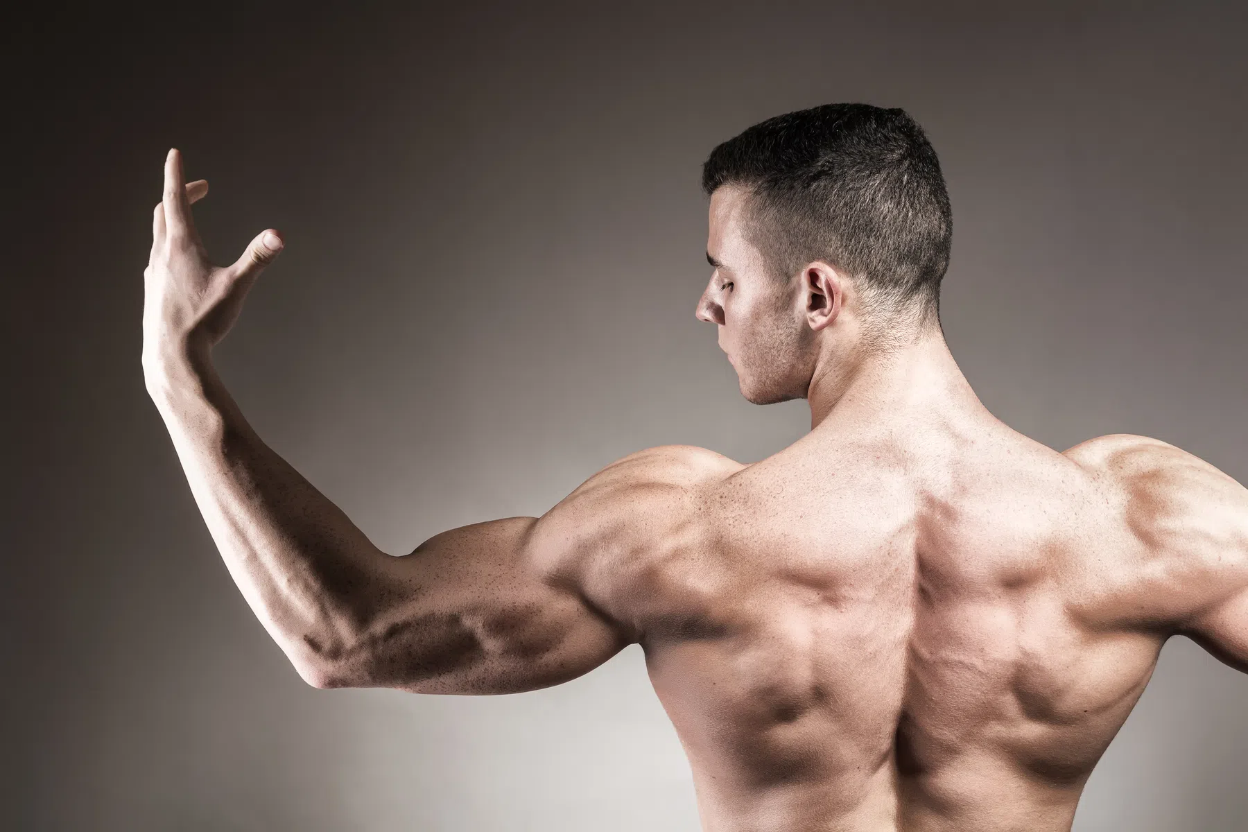 Helpt een gewichthefriem voor een mooie V-vorm in je bovenlichaam?