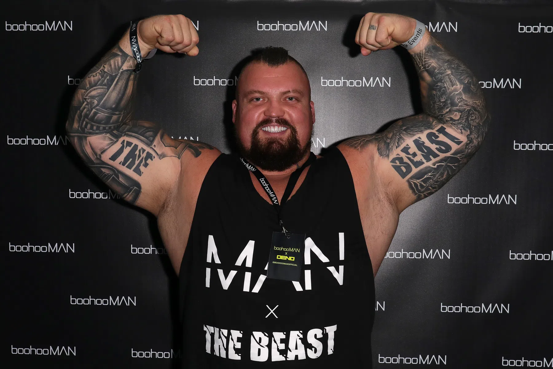 Strongman Eddie Hall waagt zich aan de Navy SEALs fitheidstest