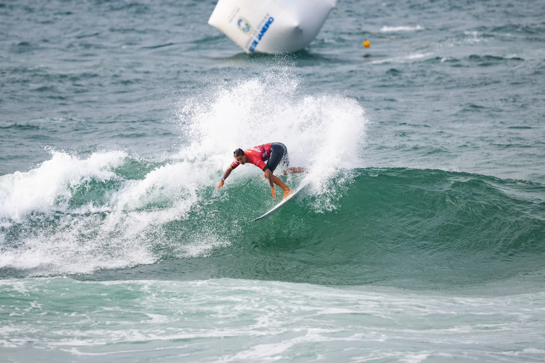 Wil je blessures voorkomen, maar heb je geen zin om te rekken en strekken? Ga surfen