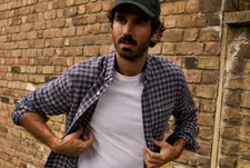 Thumbnail for article: Waarom de geruiten flanellen blouse dit seizoen je beste aankoop is