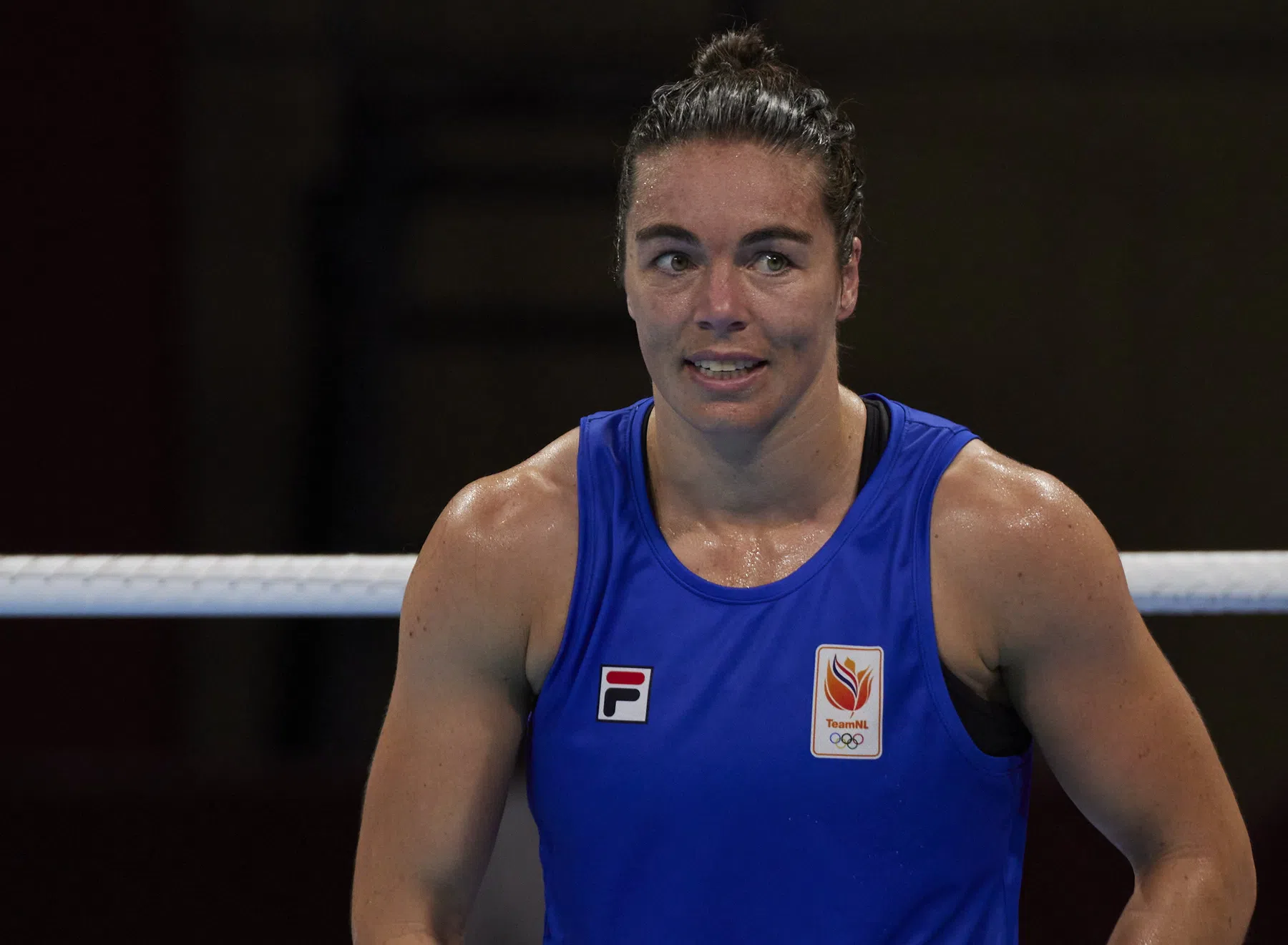 Nouchka Fontijn legt het belang van techniek en snelheid tijdens het boksen uit