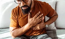 Thumbnail for article: Dit is het #1 symptoom van sluimerende hartziektes bij mannen