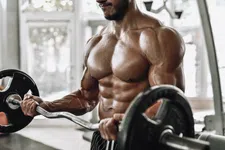 Thumbnail for article: Kweek gigantische armen met deze effectieve arm-workout van een bodybuilder