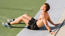 Thumbnail for article: Zo krijg je de hollow hold onder de knie voor een ijzersterke core