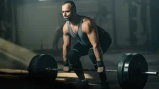 Thumbnail for article: '90% van de gym bro's haalt deze deadlift test niet'