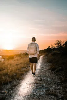Thumbnail for article: Deze 5 methodes maken van een simpele wandeling een effectieve workout die snel resultaat oplevert
