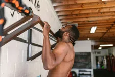Thumbnail for article: Opvallend: waarom er zoveel discussie is over de correcte pull-up