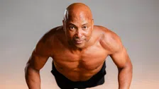 Thumbnail for article: Dit is trainingsschema dat Humberto Tan volgde - en jij kunt het ook