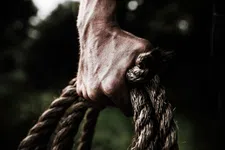 Thumbnail for article: Zo bouw je een ijzersterke grip: 5 oefeningen die je kracht direct verbeteren