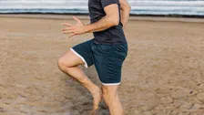 Thumbnail for article: 4 beste oefeningen voor sterke kuiten die je gewoon op het strand kunt doen