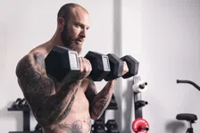 Thumbnail for article: Wat gebeurt er als geld geen rol meer speelt bij het bouwen van een home gym?
