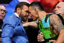 Thumbnail for article: UFC 329 met Conor McGregor vs. Max Holloway: hoe laat en waar kijk je live?
