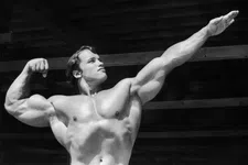 Thumbnail for article: Natuurlijke bodybuilder gaat viraal: 'Arnold van Temu'