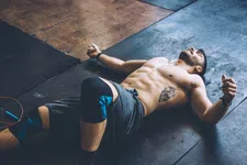 Thumbnail for article: Sneller herstellen van krachttraining? Dit simpele aspect vergeten veel mannen