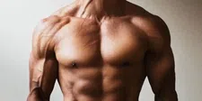 Thumbnail for article: Slechts 1 oefening: de minimalistische schouder-workout voor een bizar brede look