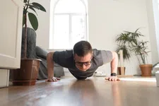 Thumbnail for article: Hoeveel push-ups moet je kunnen voor je leeftijd?