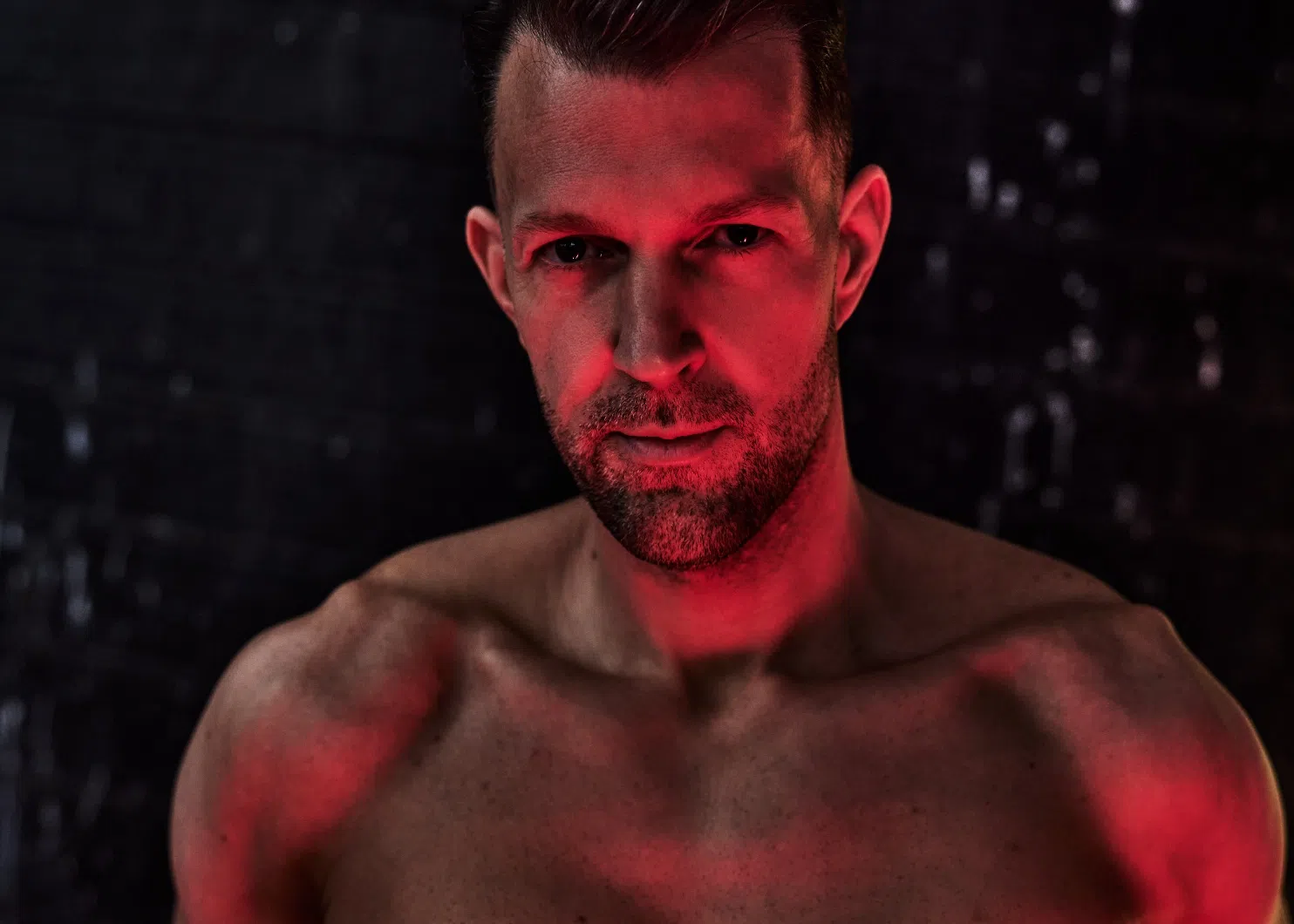 Check hier de beste foto's van de waanzinnige transformatie van Brennan Heart 