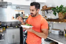 Thumbnail for article: Vet verliezen én tegelijk spieren bouwen? Kan het wel en hoe doe je het?