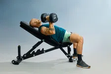 Thumbnail for article: Zo bouw je een sterkere bovenborst met de incline dumbbell press