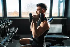 Thumbnail for article: Een bizarre pomp in je chest, biceps én triceps dankzij deze 'high-rep' finisher 